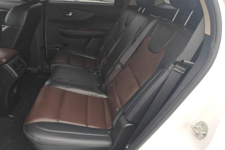 Used Dongfeng Fengon S560 2021 1.5T CVT Elite Version Left Rear Seat