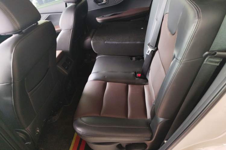 Used Dongfeng Fengon S560 2021 2.0L CVT Elite Version Left Rear Seat