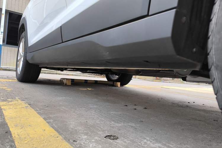 Used Dongfeng Fengon S560 2021 2.0L CVT Elite Version Left Side Sill
