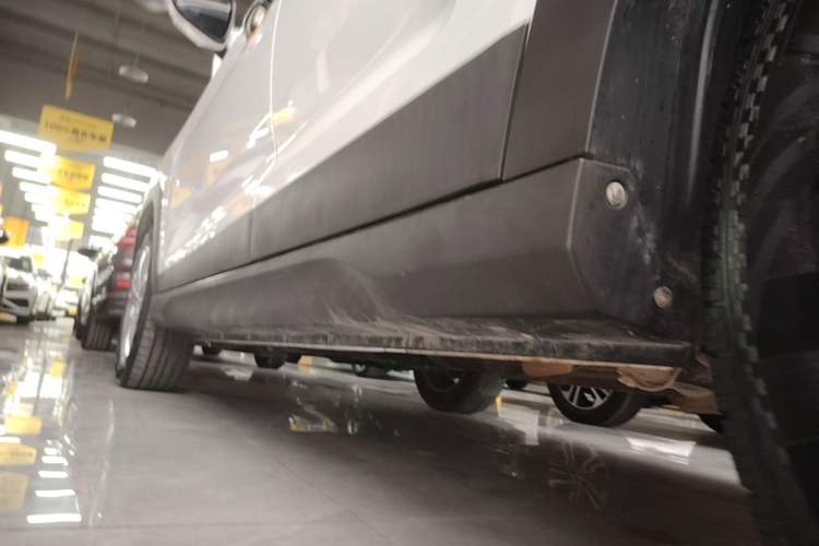 Used Dongfeng Fengon S560 2021 2.0L CVT Elite Version Left Side Sill