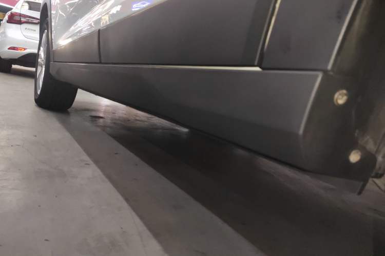 Used Dongfeng Fengon S560 2021 1.5T CVT Elite Version Left Side Sill