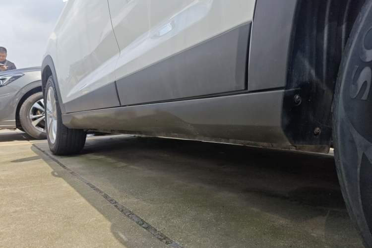 Used Dongfeng Fengon S560 2021 Revised 1.5T CVT Elite Version Left Side Sill