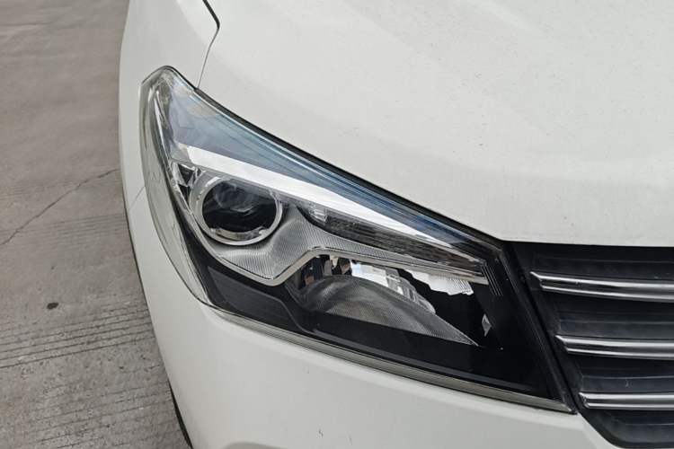 Used Dongfeng Fengon S560 2021 2.0L CVT Elite Version Right Front Headlight