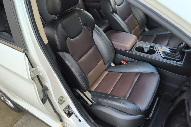 Used Dongfeng Fengon S560 2021 2.0L CVT Elite Version Right Front Seat