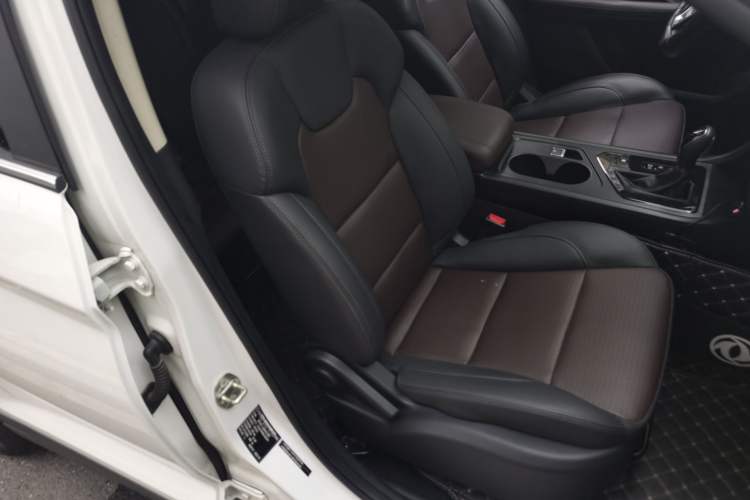 Used Dongfeng Fengon S560 2021 Revised 1.5T CVT Elite Version Right Front Seat
