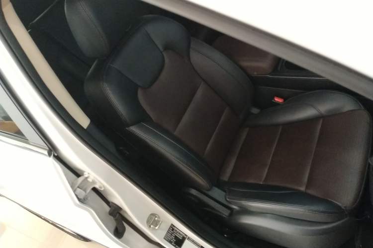 Used Dongfeng Fengon S560 2021 2.0L CVT Elite Version Right Front Seat