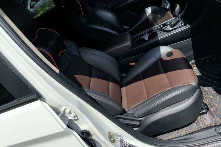 Used Dongfeng Fengon S560 2021 2.0L CVT Elite Version Right Front Seat