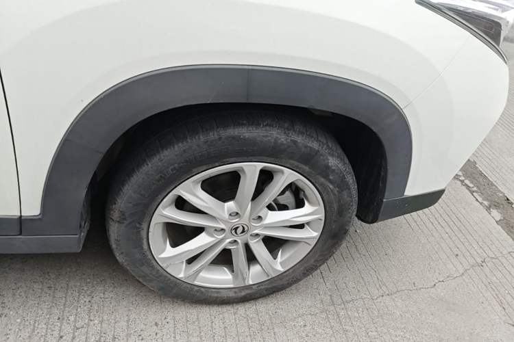 Used Dongfeng Fengon S560 2021 2.0L CVT Elite Version Right Front Wheel Hub