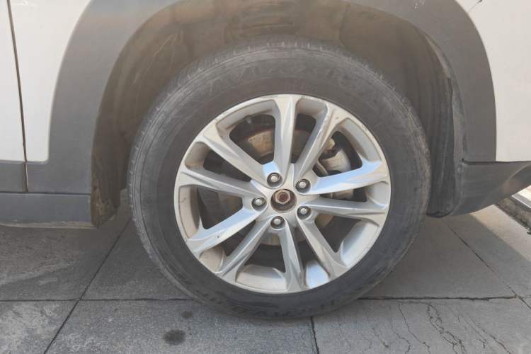 Used Dongfeng Fengon S560 2021 1.5T Manual Urban Model Right Front Wheel Hub
