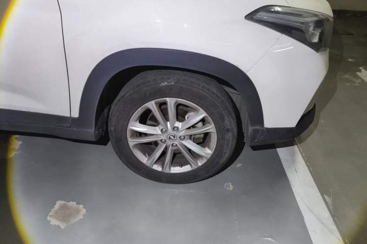 Used Dongfeng Fengon S560 2021 1.5T Manual Urban Model Right Front Wheel Hub