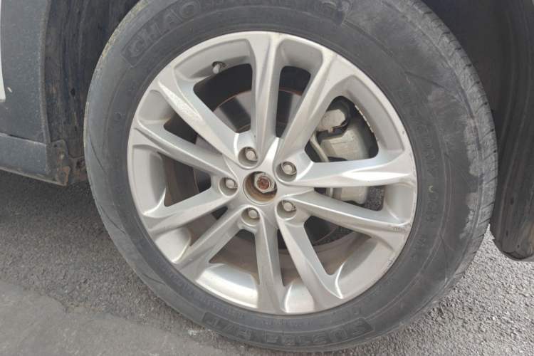 Used Dongfeng Fengon S560 2021 Revised 1.5T CVT Elite Version Right Front Wheel Hub