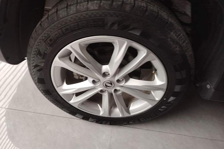 Used Dongfeng Fengon S560 2021 2.0L CVT Elite Version Right Rear Wheel Hub