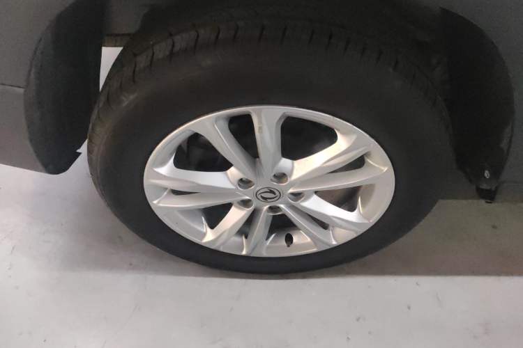 Used Dongfeng Fengon S560 2021 1.5T CVT Elite Version Right Rear Wheel Hub