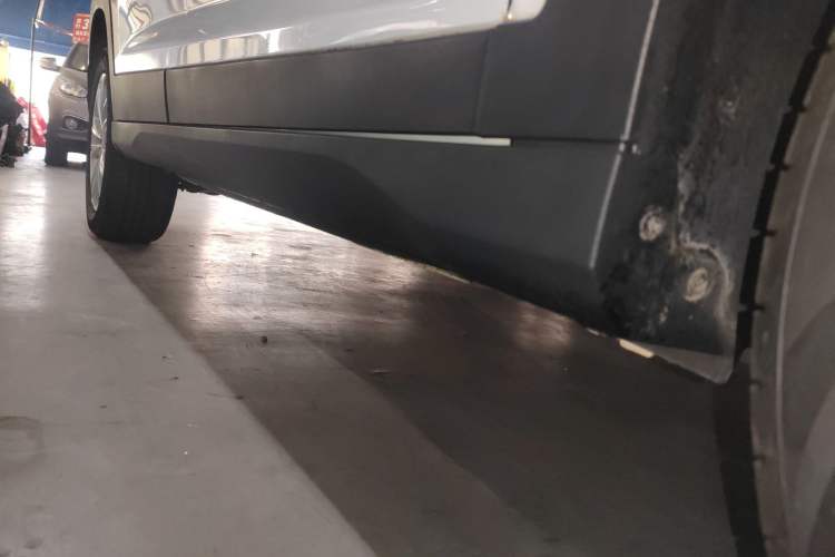 Used Dongfeng Fengon S560 2021 1.5T CVT Elite Version Right Side Sill