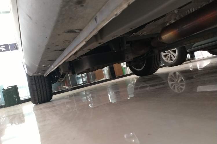 Used Dongfeng Fengon S560 2021 2.0L CVT Elite Version Right Side Sill
