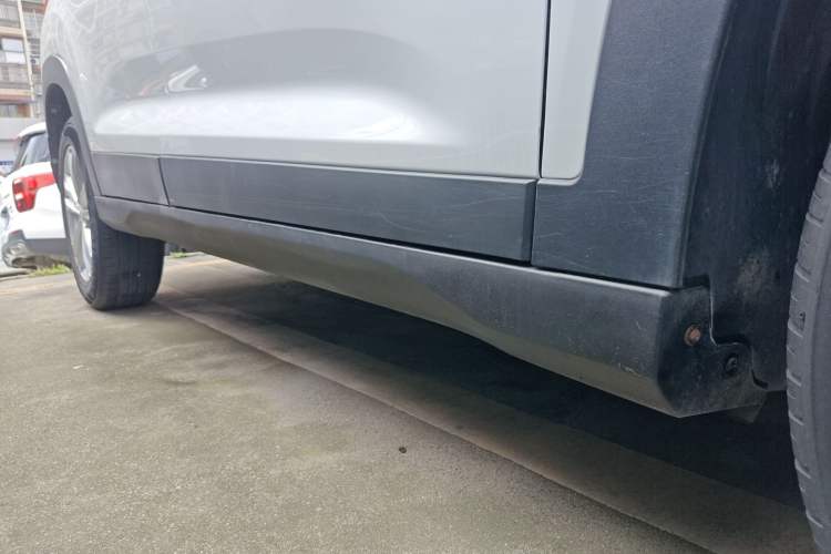 Used Dongfeng Fengon S560 2021 Revised 1.5T CVT Elite Version Right Side Sill