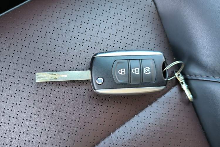 Used Dongfeng Fengon S560 2021 2.0L CVT Elite Version Vehicle Key