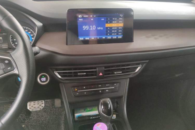 Used Dongfeng Fengon S560 2022 1.5T CVT Elite Version Audio And AC Panel
