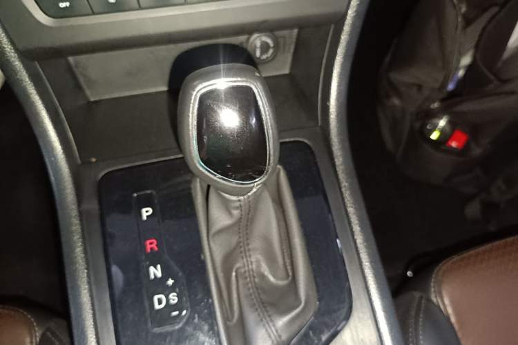 Used Dongfeng Fengon S560 2022 1.5T CVT Elite Version Gear Lever