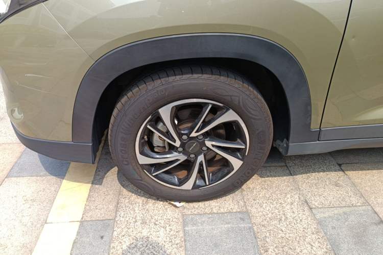 Used Dongfeng Fengon S560 2022 1.5T CVT Elite Version Left Front Wheel Hub