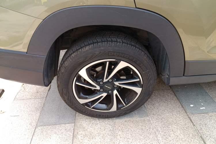 Used Dongfeng Fengon S560 2022 1.5T CVT Elite Version Right Rear Wheel Hub