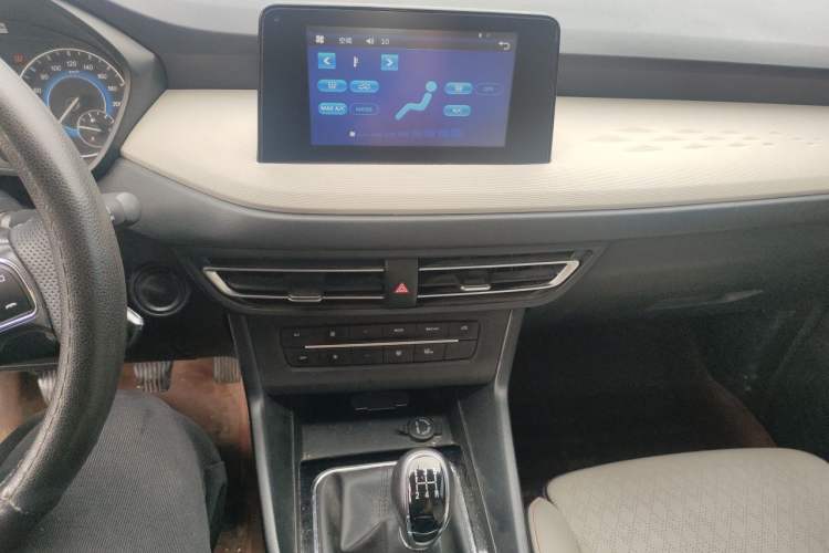 Used Dongfeng Fengon S560 2022 2.0L Manual Urban Version Audio And AC Panel