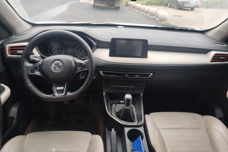 Used Dongfeng Fengon S560 2022 2.0L Manual Urban Version Center Console