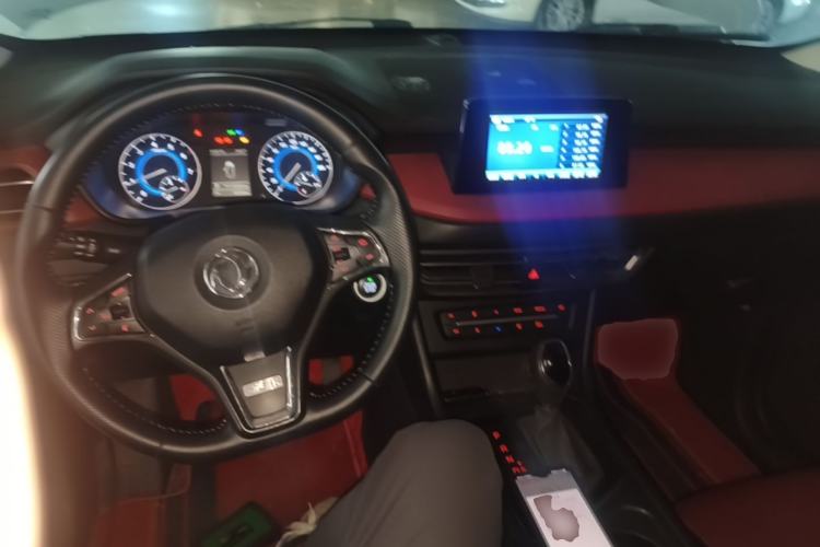 Used Dongfeng Fengon S560 2022 1.5T CVT Elite Version Center Console
