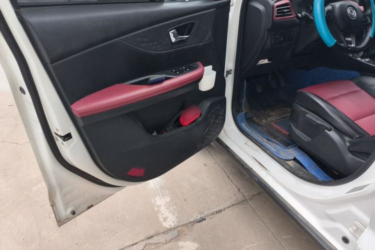 Used Dongfeng Fengon S560 2022 1.5T Manual Urban Model Driver Seat