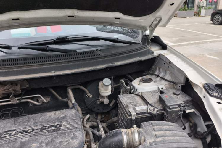 Used Dongfeng Fengon S560 2022 1.5T Manual Urban Model Engine Bay Left