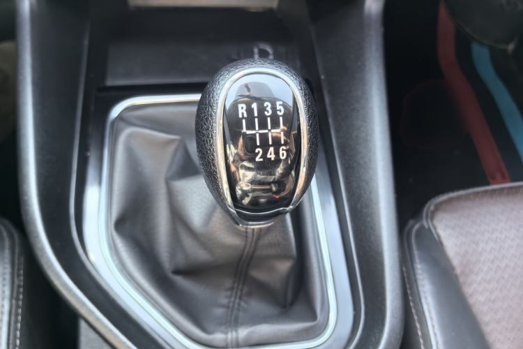 Used Dongfeng Fengon S560 2022 1.5T Manual Urban Model Gear Lever