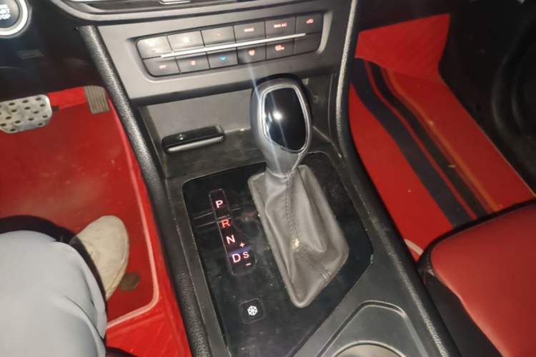 Used Dongfeng Fengon S560 2022 1.5T CVT Elite Version Gear Lever
