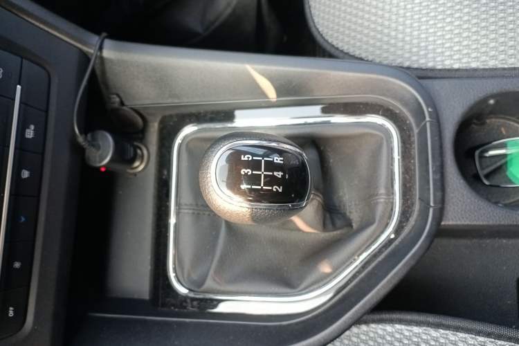Used Dongfeng Fengon S560 2022 2.0L Manual Urban Version Gear Lever