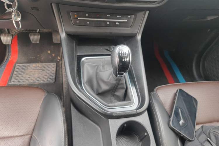 Used Dongfeng Fengon S560 2022 1.5T Manual Urban Model Gear Lever
