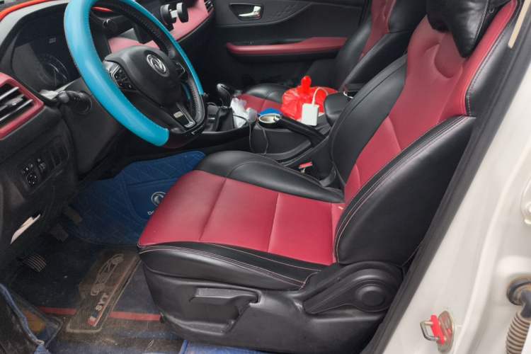 Used Dongfeng Fengon S560 2022 1.5T Manual Urban Model Left Front Seat