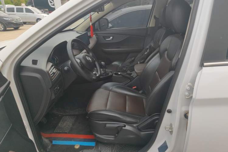 Used Dongfeng Fengon S560 2022 1.5T Manual Urban Model Left Front Seat