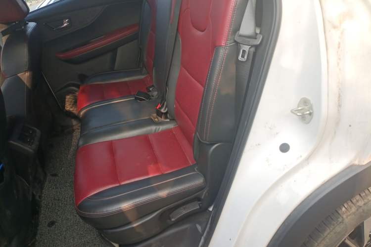 Used Dongfeng Fengon S560 2022 2.0L Manual Urban Version Left Rear Seat