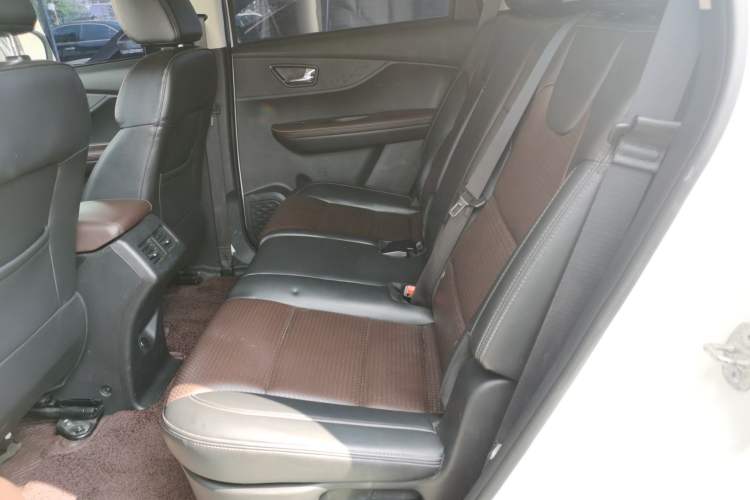 Used Dongfeng Fengon S560 2022 1.5T CVT Elite Version Left Rear Seat