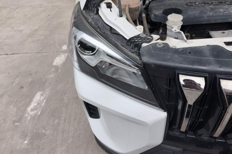 Used Dongfeng Fengon S560 2022 1.5T Manual Urban Model Right Front Headlight