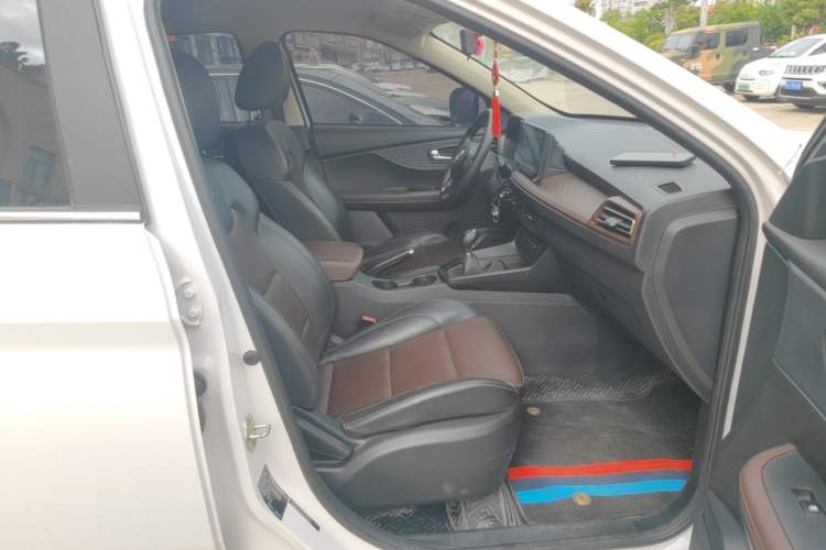 Used Dongfeng Fengon S560 2022 1.5T Manual Urban Model Right Front Seat