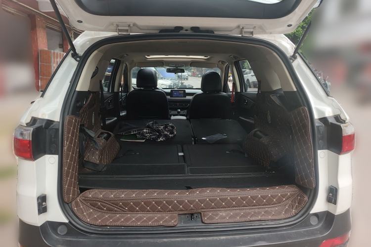 Used Dongfeng Fengon S560 2022 1.5T Manual Urban Model Trunk