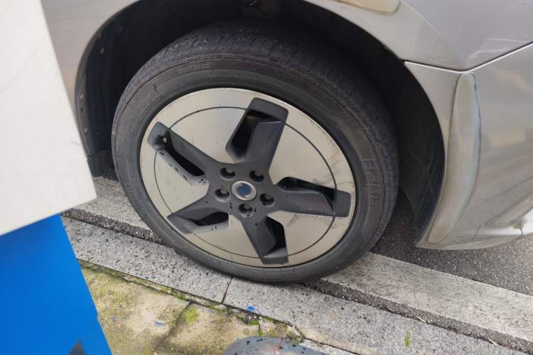 Used Dongfeng Fukang ES500 2021 Standard Edition Right Front Wheel Hub