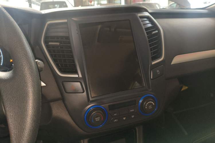 Used Dongfeng Fukang ES500 2021 Standard Edition Audio And AC Panel