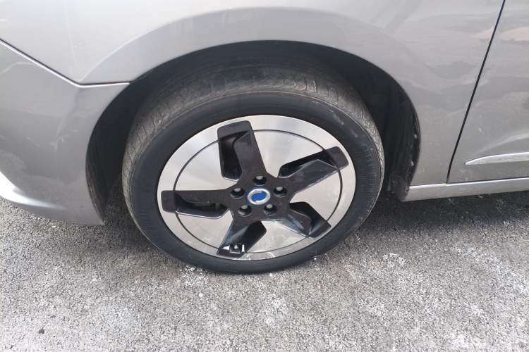 Used Dongfeng Fukang ES500 2021 Standard Edition Left Front Wheel Hub
