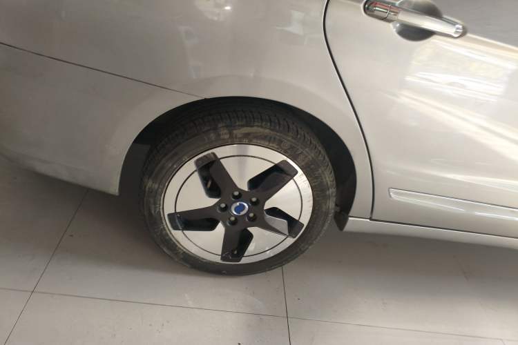 Used Dongfeng Fukang ES500 2021 Standard Edition Right Rear Wheel Hub