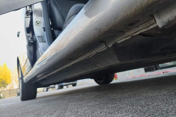 Used Dongfeng Fukang ES500 2021 Standard Edition Right Side Sill