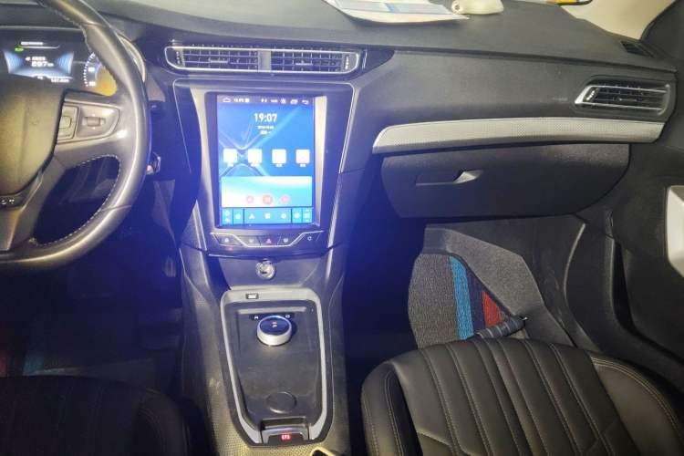 Used Dongfeng Fukang ES600 2022 Comfort Edition Audio And AC Panel