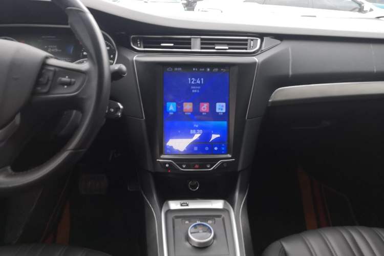 Used Dongfeng Fukang ES600 2022 T3 Custom Edition Audio And AC Panel