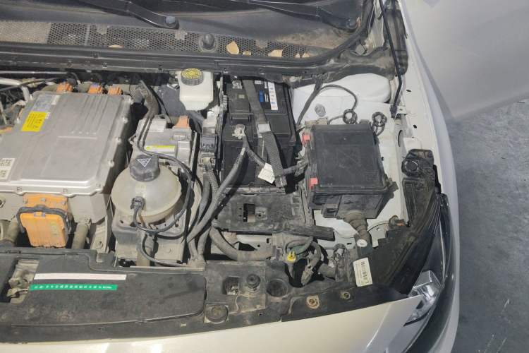 Used Dongfeng Fukang ES600 2022 Comfort Edition Engine Bay Left