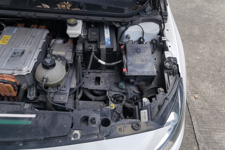 Used Dongfeng Fukang ES600 2022 T3 Custom Edition Engine Bay Left